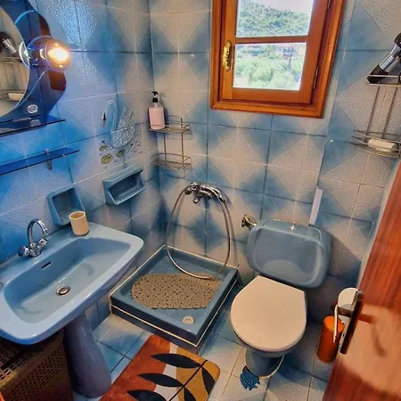 Tettix Apartment *